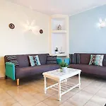 - Sleeps 2 Parking & Pool Access דירה אלבופיירה