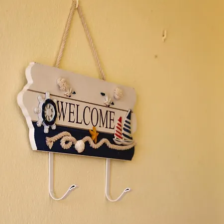 - Sleeps 2 Parking & Pool Access אלבופיירה