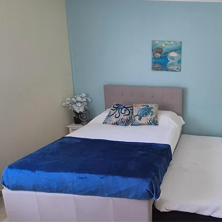 דירה - Sleeps 2 Parking & Pool Access *