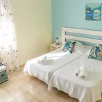 - Sleeps 2 Parking & Pool Access Διαμέρισμα *