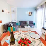 Διαμέρισμα - Sleeps 2 Parking & Pool Access *