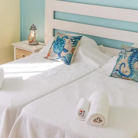 Apartment - Sleeps 2 Parking & Pool Access Albufeira