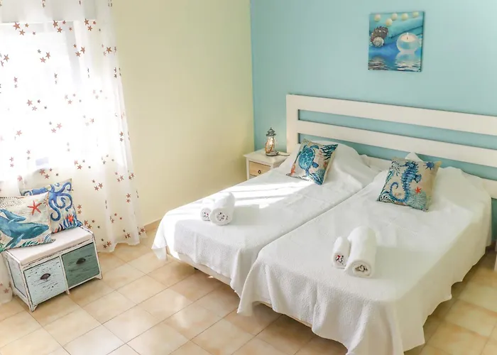 - Sleeps 2 Parking & Pool Access Apartamento *