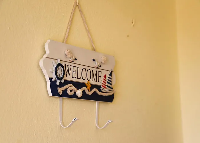 - Sleeps 2 Parking & Pool Access *