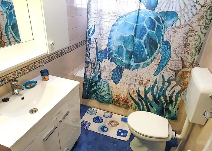 - Sleeps 2 Parking & Pool Access