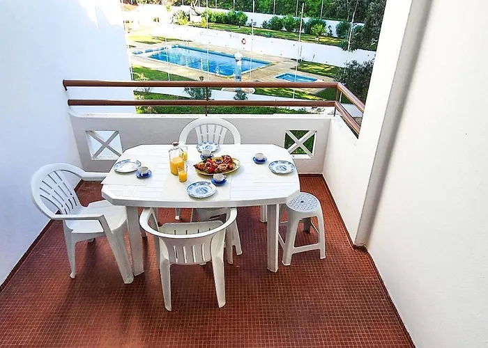 - Sleeps 2 Parking & Pool Access 아파트