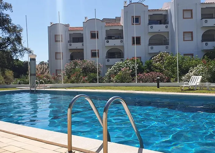 - Sleeps 2 Parking & Pool Access 아파트